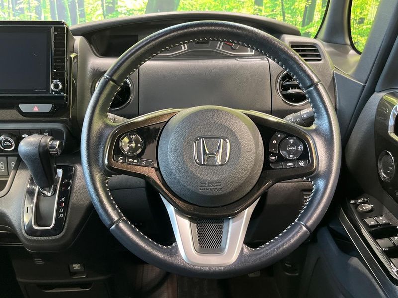 2017 Honda N-BOX CUSTOM DBA-JF3 (UW-6a657a70a2da6)[26]