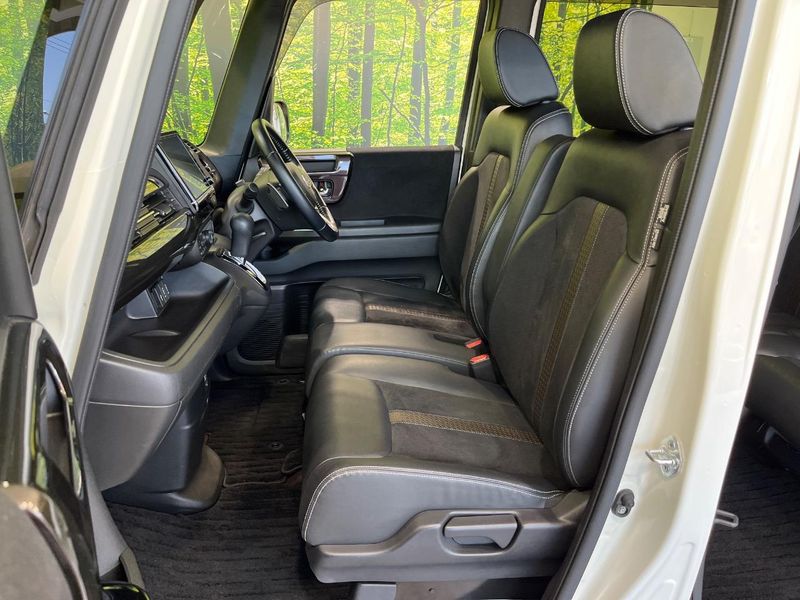 2017 Honda N-BOX CUSTOM DBA-JF3 (UW-6a657a70a2da6)[24]