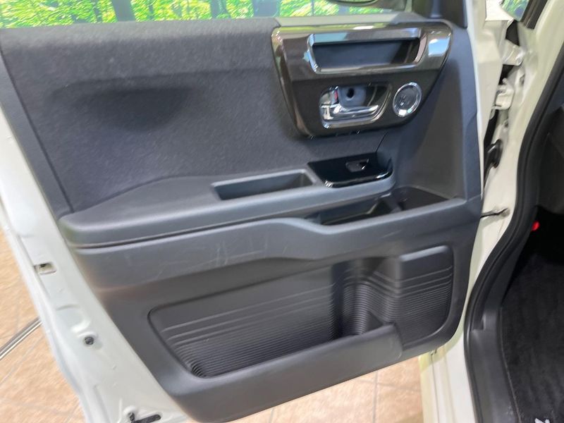 2017 Honda N-BOX CUSTOM DBA-JF3 (UW-6a657a70a2da6)[20]