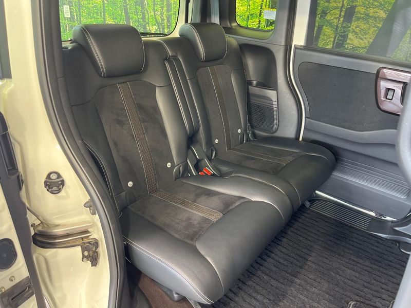 2017 Honda N-BOX CUSTOM DBA-JF3 (UW-6a657a70a2da6)[18]
