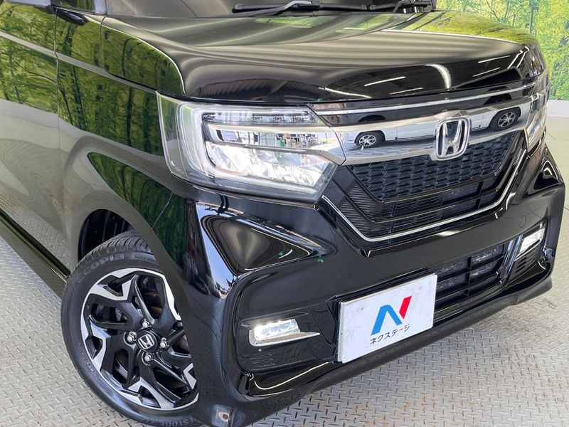 2018 Honda N-BOX CUSTOM DBA-JF3 (UW-6a657a7111ef2)[17]
