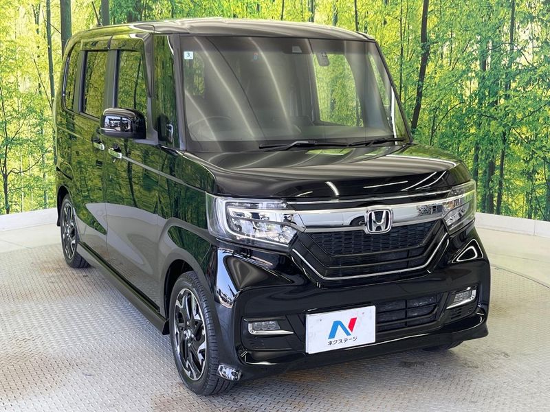 2018 Honda N-BOX CUSTOM DBA-JF3 (UW-6a657a7111ef2)[12]