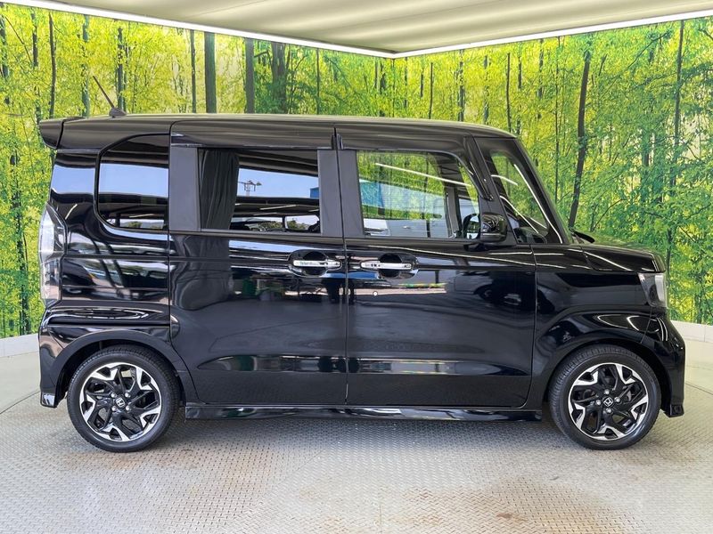 2018 Honda N-BOX CUSTOM DBA-JF3 (UW-6a657a7111ef2)[11]