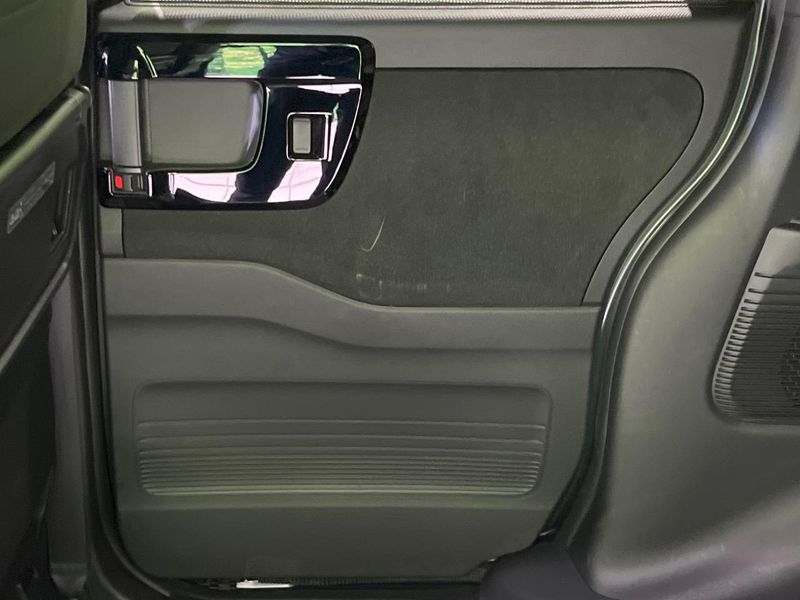 2022 Honda N-BOX CUSTOM 6BA-JF3 (UW-6a657a782c102)[13]