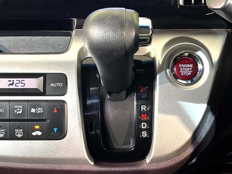 2016 Honda N-WGN Custom DBA-JH1 (UW-6a657aa7092be)[15]