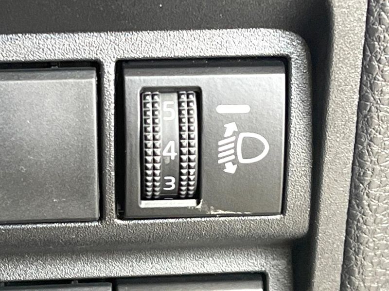 2021 Toyota Yaris 5BA-MXPA10 (UW-6a657ba57fc4d)[26]