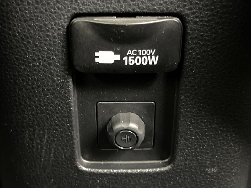 2022 Toyota Aqua 6AA-MXPK11 (UW-6a657bb925e6b)[10]