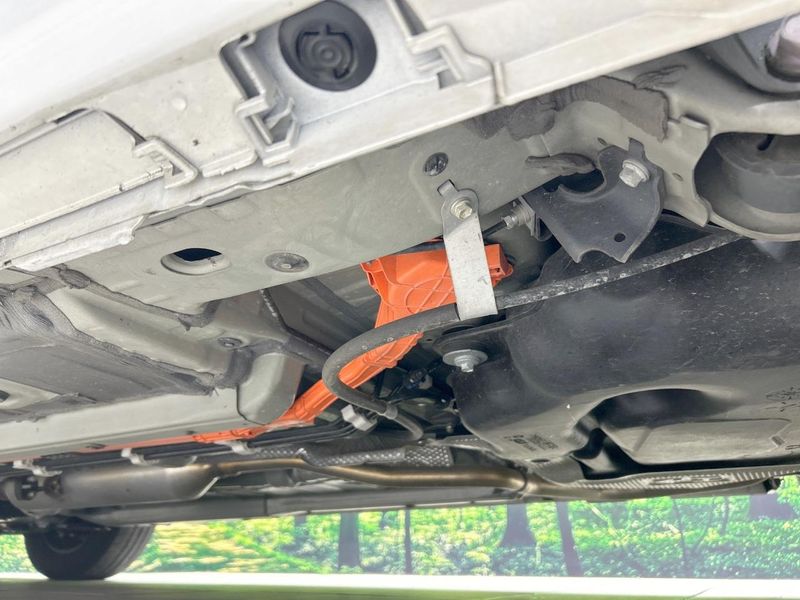 2022 Toyota Aqua 6AA-MXPK11 (UW-6a657bb950500)[21]