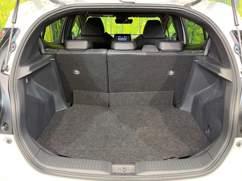 2023 Toyota Aqua 6AA-MXPK11 (UW-6a657bbb55270)[12]