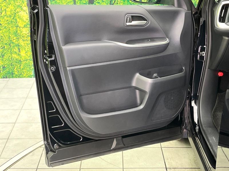2024 Toyota Voxy 6BA-MZRA90W (UW-6a657be514bd4)[14]