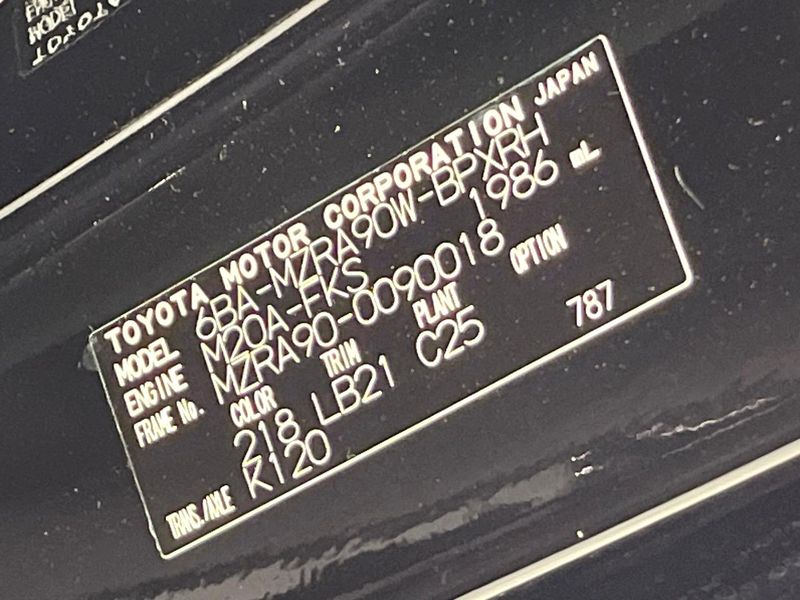 2024 Toyota Voxy 6BA-MZRA90W (UW-6a657be514bd4)[1]