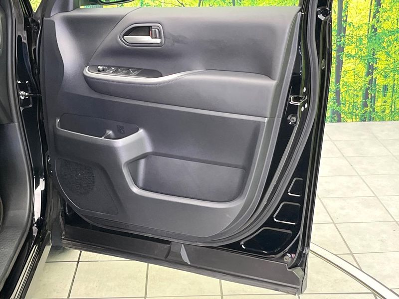2024 Toyota Voxy 6BA-MZRA90W (UW-6a657be514bd4)[25]