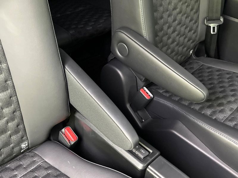 2024 Toyota Voxy 6BA-MZRA90W (UW-6a657be514bd4)[24]