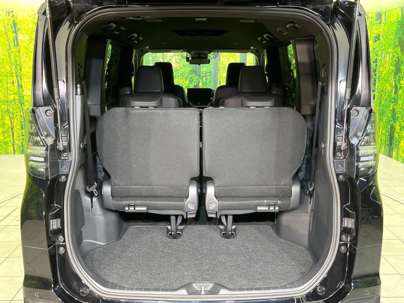 2024 Toyota Voxy 6BA-MZRA90W (UW-6a657be514bd4)[10]