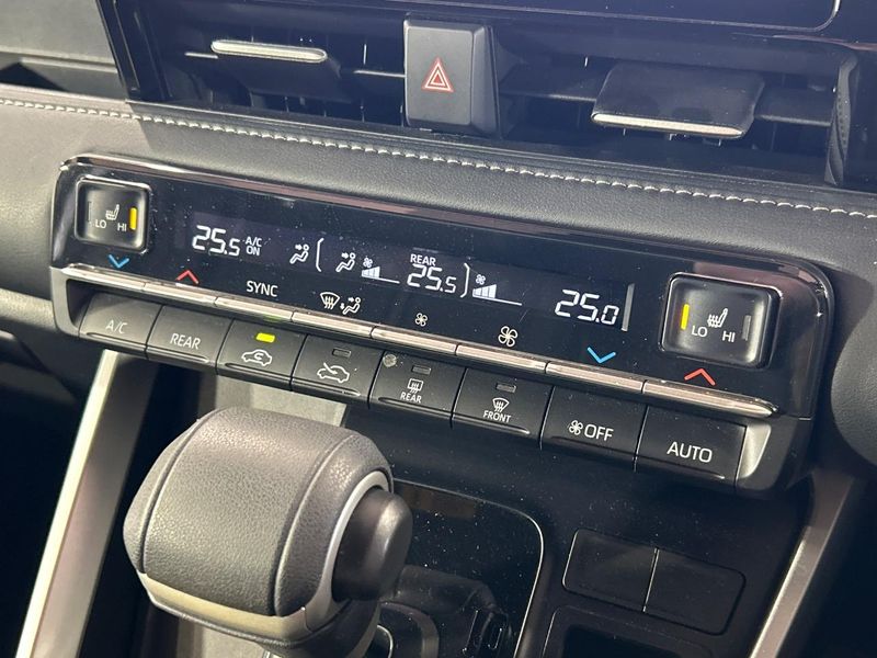 2024 Toyota Noah 6BA-MZRA90W (UW-6a657be6b862e)[25]