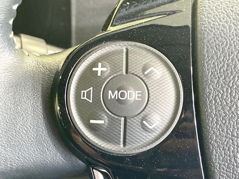 2019 Toyota Aqua DAA-NHP10H (UW-6a657bfb93381)[24]
