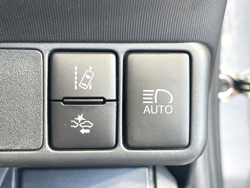 2019 Toyota Aqua DAA-NHP10H (UW-6a657bfb93381)[17]