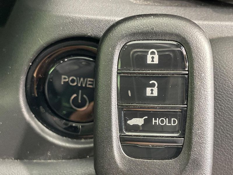 2022 Honda Vezel 6AA-RV5 (UW-6a657c2de08a1)[5]