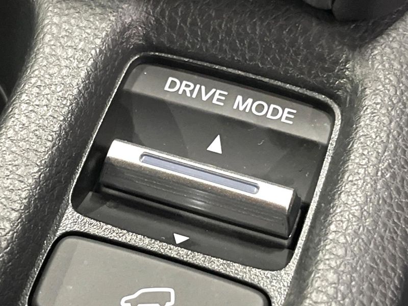 2024 Honda Vezel 6AA-RV5 (UW-6a657c34ae4af)[13]