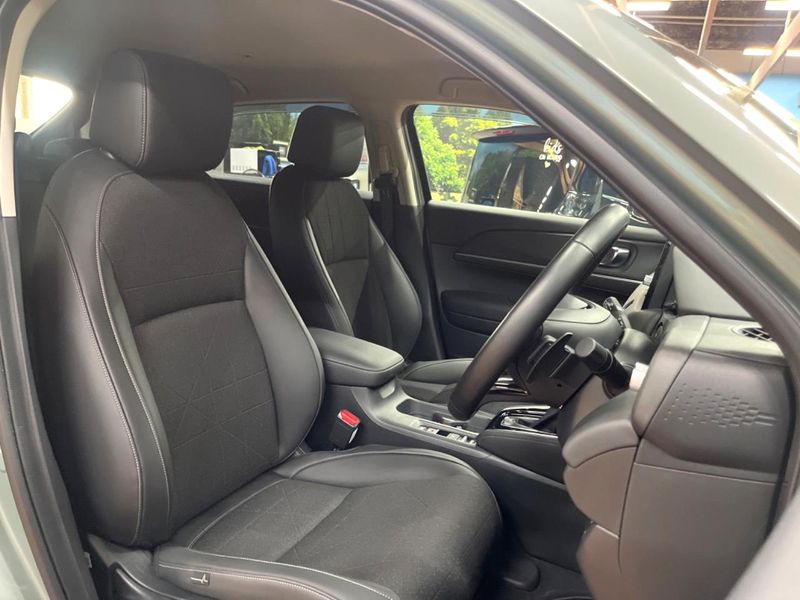 2024 Honda Vezel 6AA-RV5 (UW-6a657c34ae4af)[29]