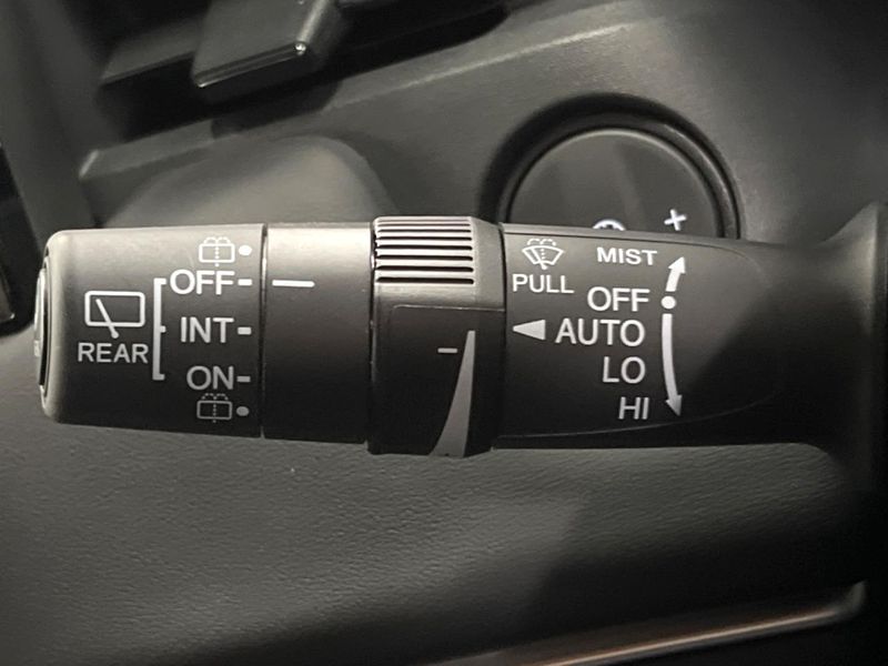 2024 Honda Vezel 6AA-RV5 (UW-6a657c34ae4af)[19]
