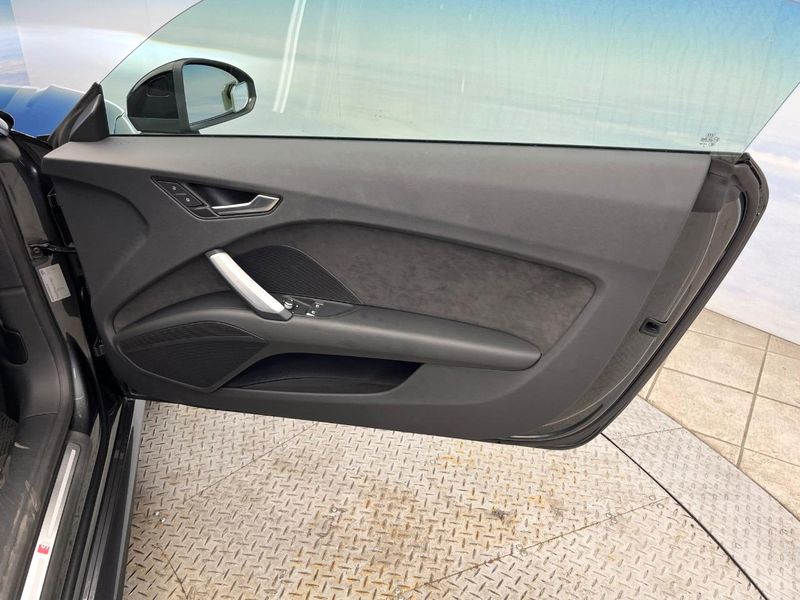 2019 Audi TT Coupe ABA-FVDKZ (UW-6a657c665fb2a)[20]