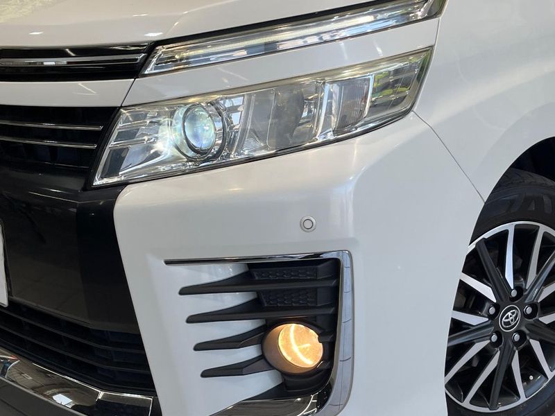 2015 Toyota Voxy DBA-ZRR80W (UW-6a657caa744e9)[8]