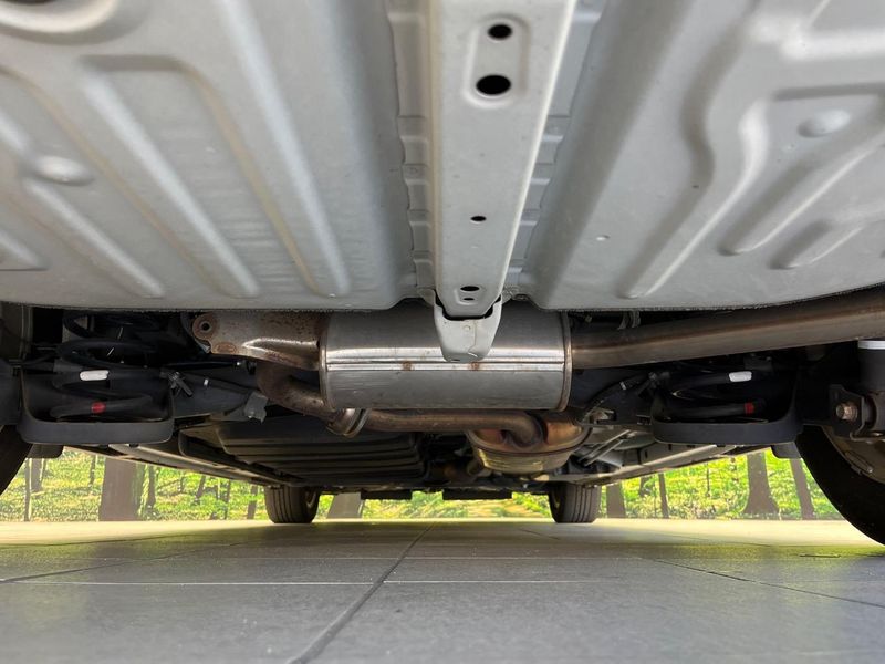2015 Toyota Voxy DBA-ZRR80W (UW-6a657caa744e9)[27]