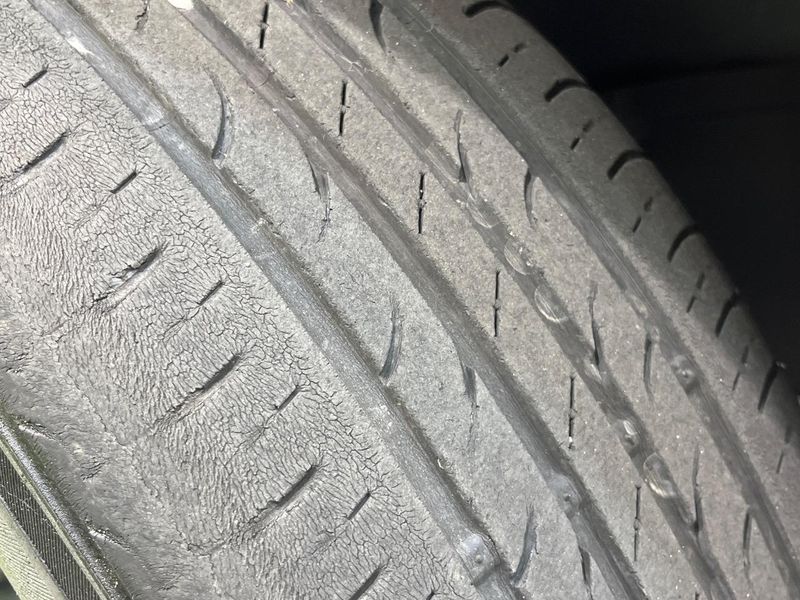 2015 Toyota Voxy DBA-ZRR80W (UW-6a657caa744e9)[5]