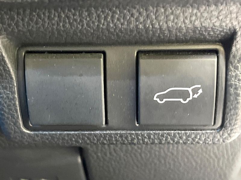 2023 Toyota Corolla Cross 6AA-ZVG13 (UW-6a657cbfde9d2)[15]