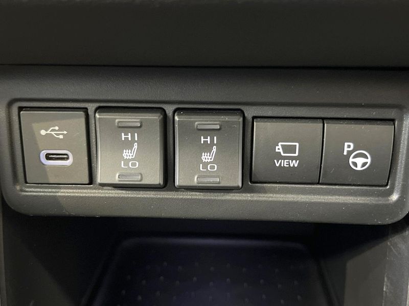 2023 Toyota Corolla Cross 6AA-ZVG13 (UW-6a657cbfde9d2)[22]