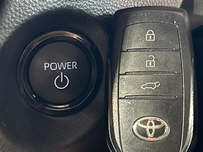 2024 Toyota Corolla Cross 6AA-ZVG13 (UW-6a657cc2becd0)[28]