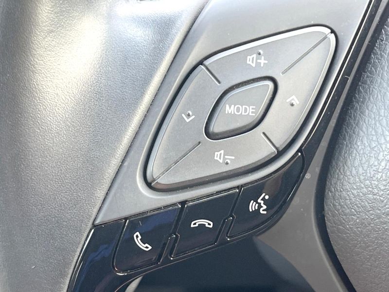 2019 Toyota C-HR DAA-ZYX10 (UW-6a657cff0b16b)[20]