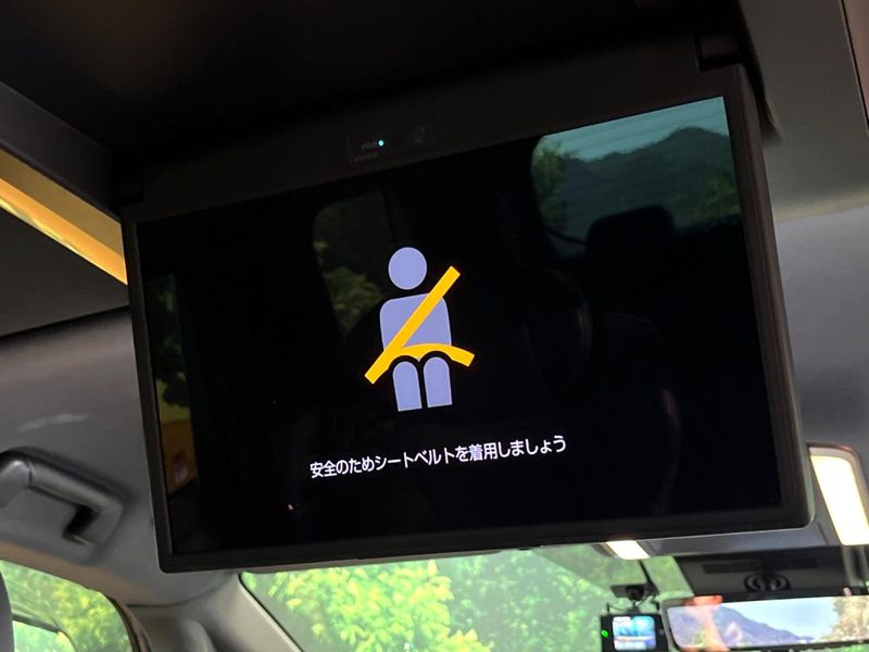 2023 Toyota Vellfire Hybrid 6AA-AAHH40W (UW-6a66ca79cc9ac)[21]