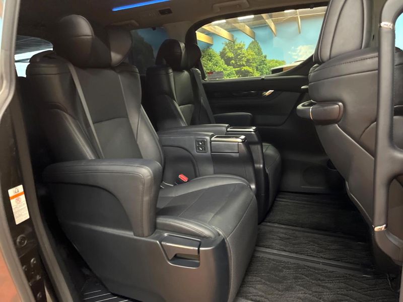 2019 Toyota Vellfire DBA-AGH30W (UW-6a66ca92ab188)[19]