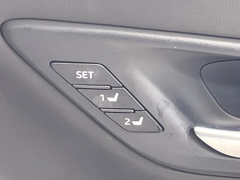 2019 Toyota Crown Hybrid 6AA-AZSH20 (UW-6a66cad642a80)[10]