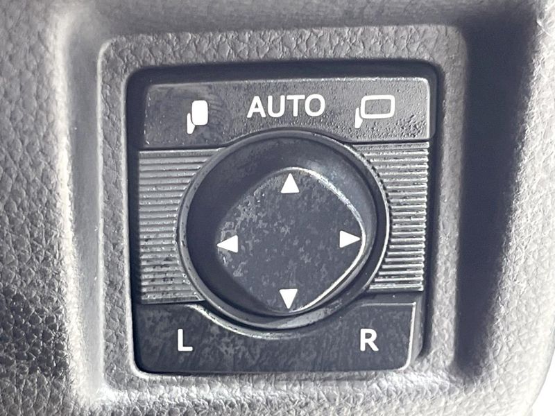 2019 Toyota Crown Hybrid 6AA-AZSH20 (UW-6a66cad642a80)[11]