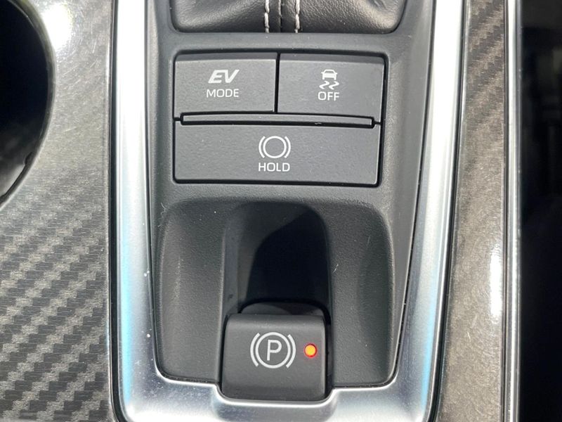2019 Toyota Crown Hybrid 6AA-AZSH20 (UW-6a66cad642a80)[27]