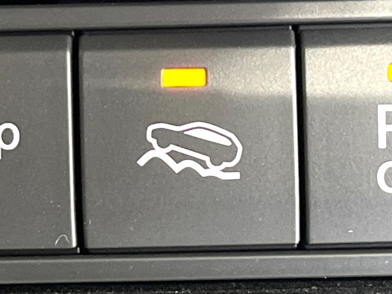 2020 Mazda CX-30 5BA-DMEP (UW-6a66cb32a3103)[26]