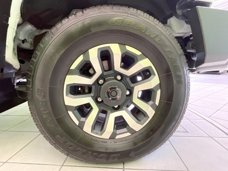 2025 Toyota Land Cruiser 70 3DA-GDJ76W (UW-6a66cb5bd132e)[29]