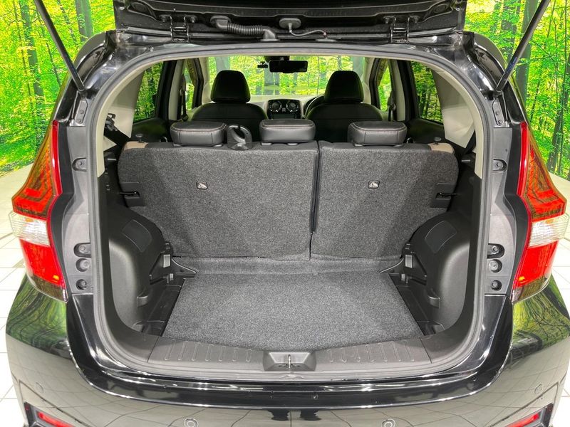 2017 Nissan Note DAA-HE12 (UW-6a66cb9659f4f)[24]