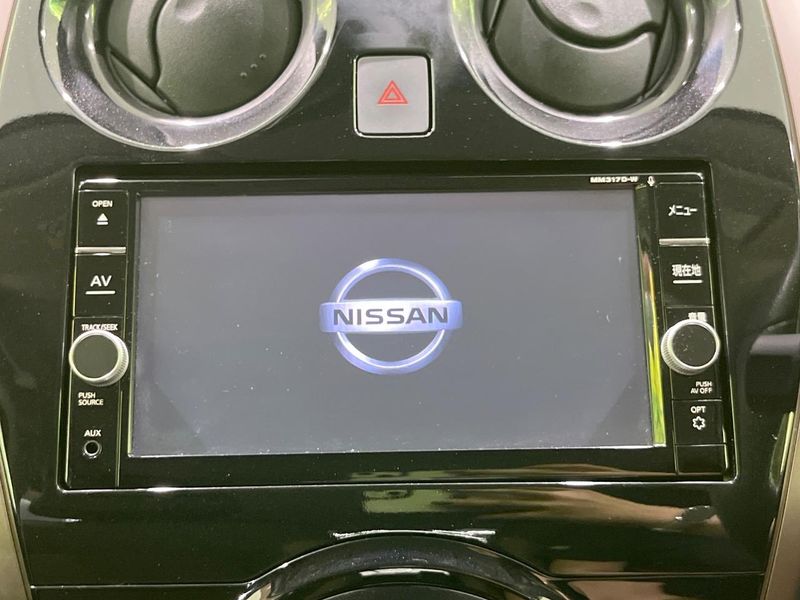 2017 Nissan Note DAA-HE12 (UW-6a66cb9659f4f)[28]