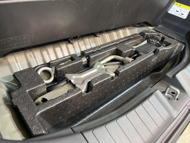 2022 Honda N-BOX CUSTOM 6BA-JF3 (UW-6a66cbe4f2d43)[14]