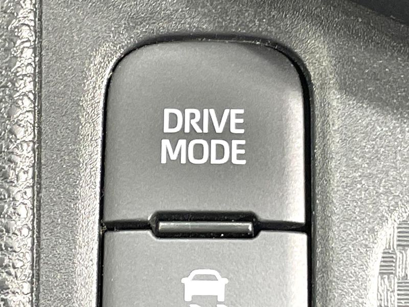 2023 Toyota Yaris Cross 6AA-MXPJ10 (UW-6a66cd1f9f461)[17]