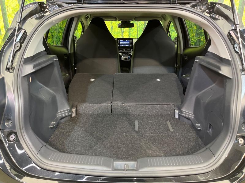 2021 Toyota Aqua 6AA-MXPK11 (UW-6a66cd260e1c4)[14]