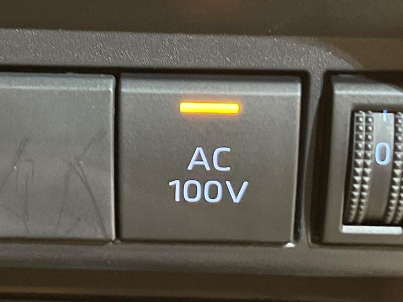 2021 Toyota Aqua 6AA-MXPK11 (UW-6a66cd260e1c4)[28]