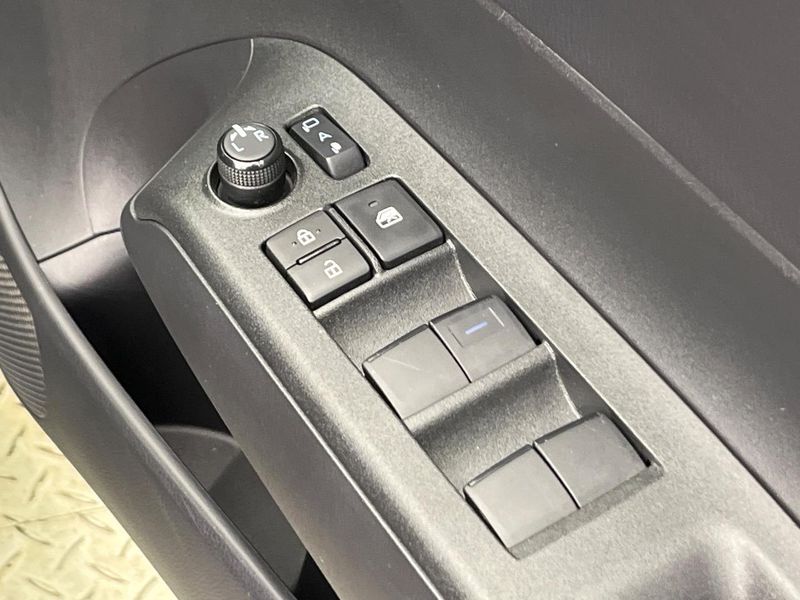 2021 Toyota Aqua 6AA-MXPK11 (UW-6a66cd260e1c4)[22]