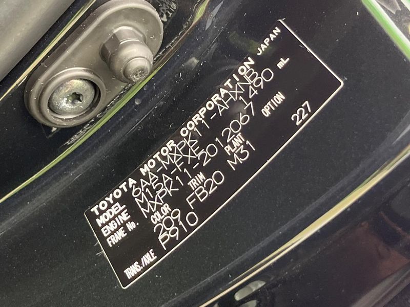 2021 Toyota Aqua 6AA-MXPK11 (UW-6a66cd260e1c4)[1]