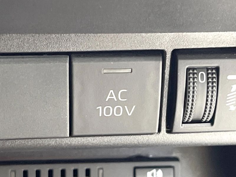 2023 Toyota Aqua 6AA-MXPK11 (UW-6a66cd29adf84)[10]