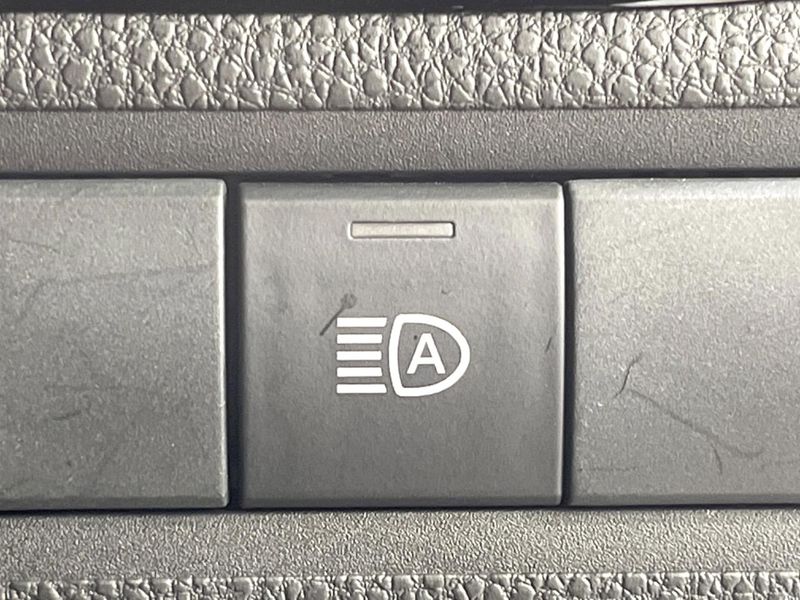 2023 Toyota Aqua 6AA-MXPK11 (UW-6a66cd29adf84)[8]